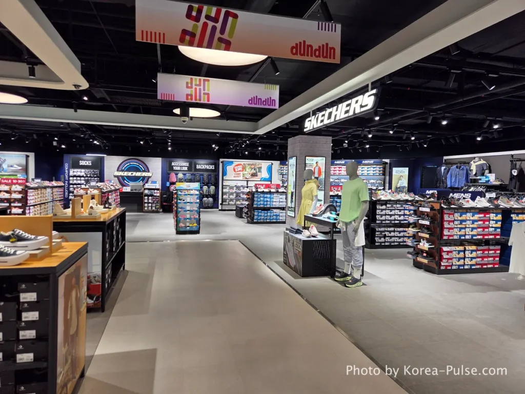 DUNDUN Dongdaemun: 8 Floors, Zero Excuses to Shop Anywhere Else 18 Mizuno Skechers Converse and Clarks brand stores on 5th floor of DUNDUN Dongdaemun mall Seoul