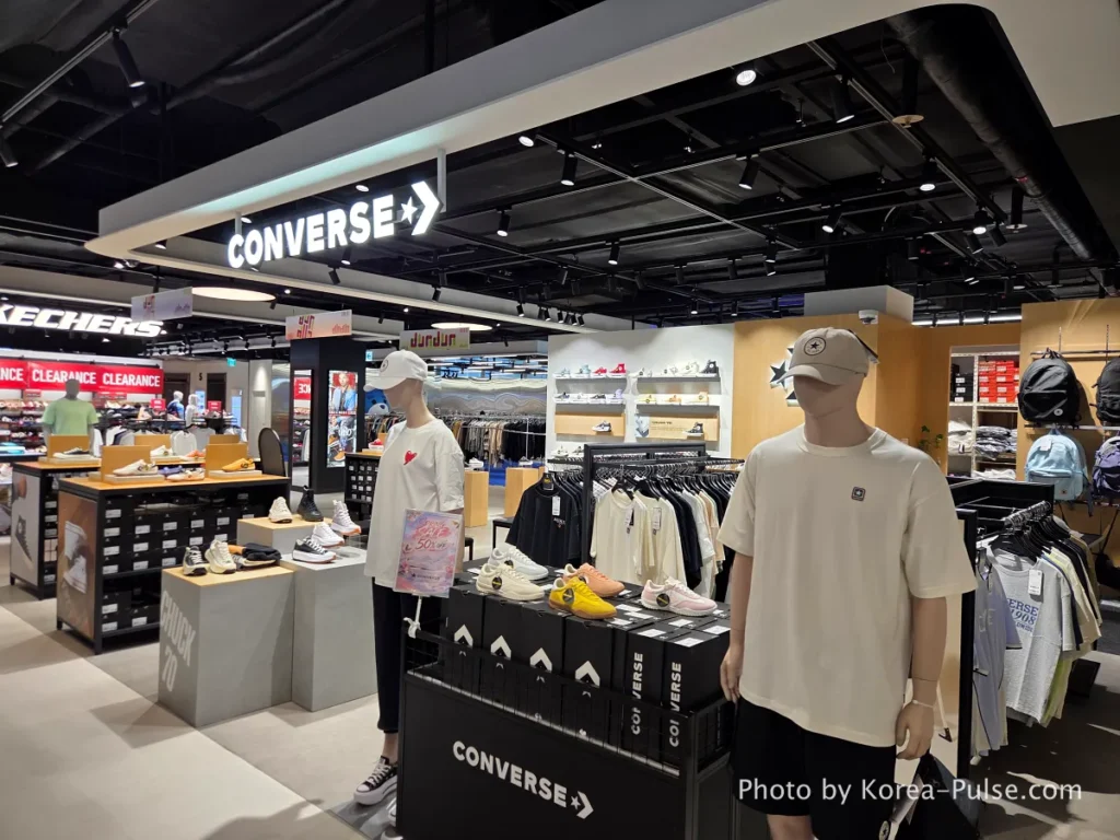 DUNDUN Dongdaemun: 8 Floors, Zero Excuses to Shop Anywhere Else 19 Mizuno Skechers Converse and Clarks brand stores on 5th floor of DUNDUN Dongdaemun mall Seoul