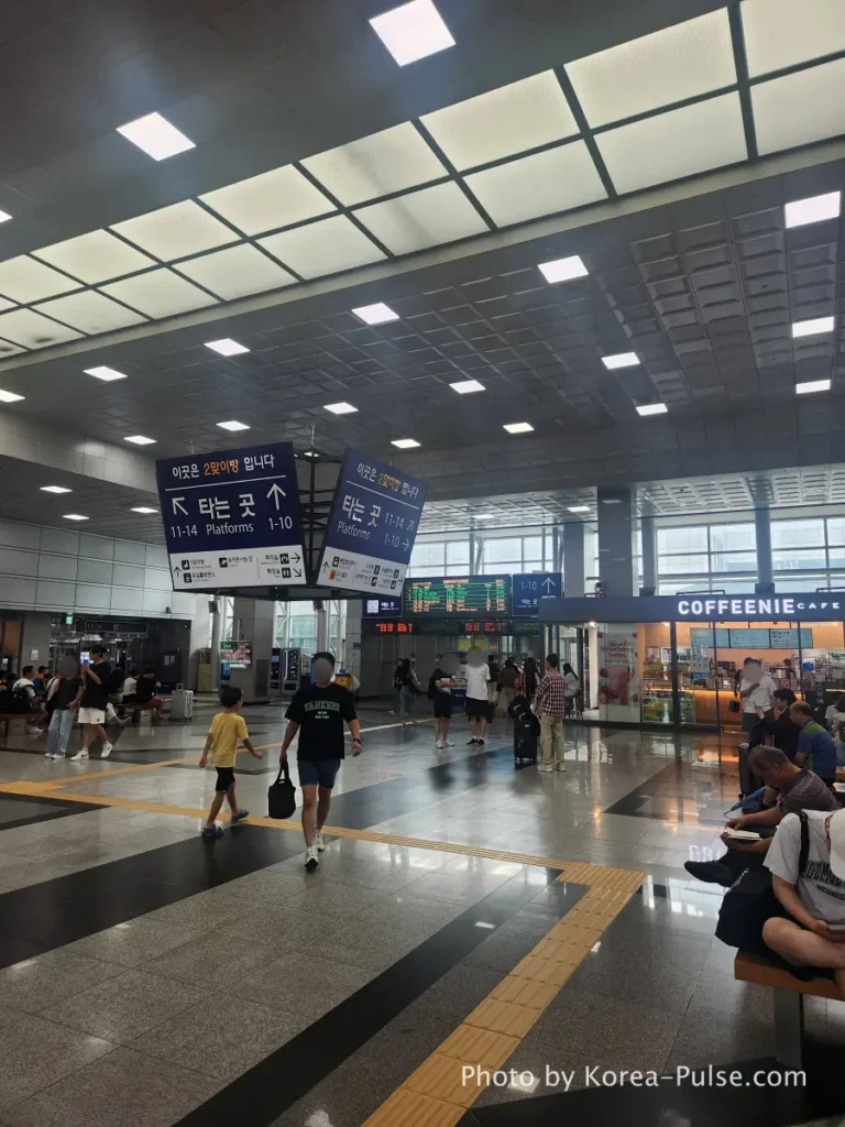 Dongdaegu Station Waiting Hall 2 interior spacious seating area