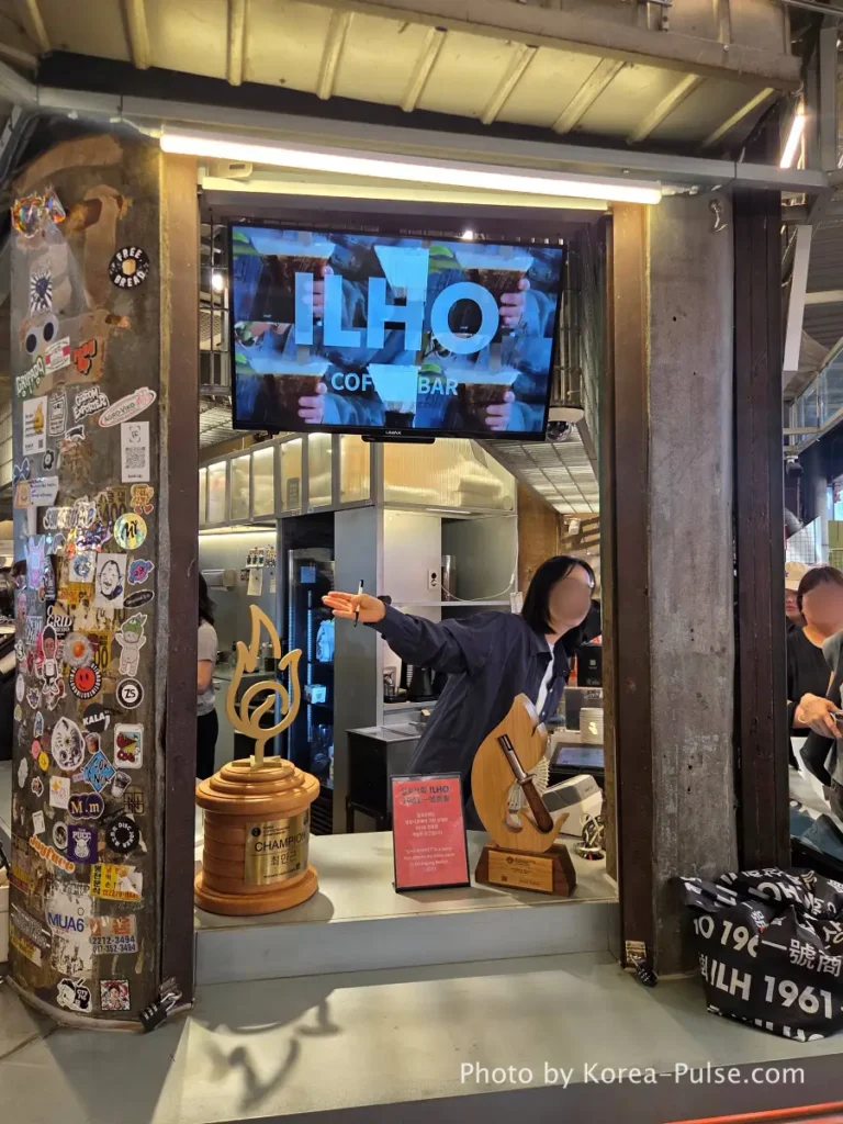 Ilho Coffee Bar Gwangjang Market champion trophies Korea Coffee Roasting Champion Choi Min-geun and World Championship 3rd place award