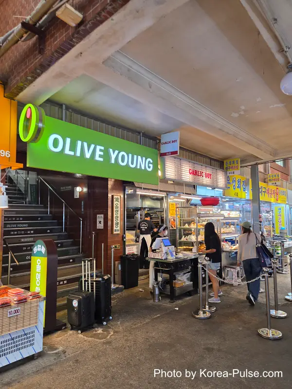 Ol-Yeong Yanghaeng retro Olive Young storefront at Gwangjang Market