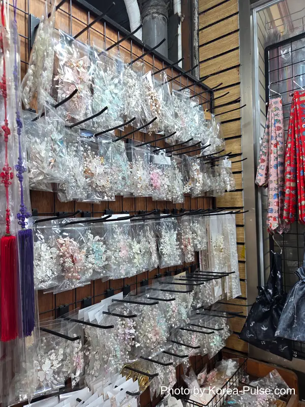 Luxury hair ornaments Gwangjang Market clothing market
