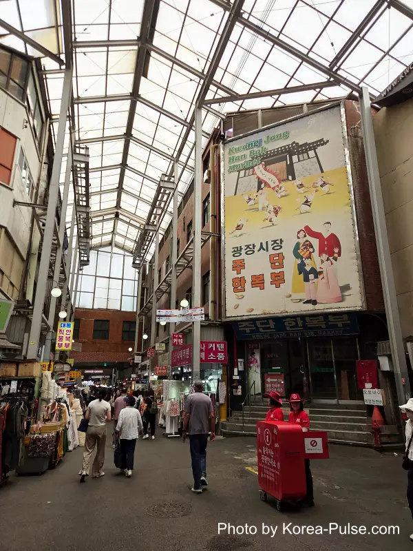 Central pavilion avenue in Gwangjang Market's textile district