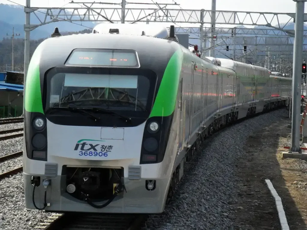 ITX train Korea ITX-Cheongchun double-decker exterior